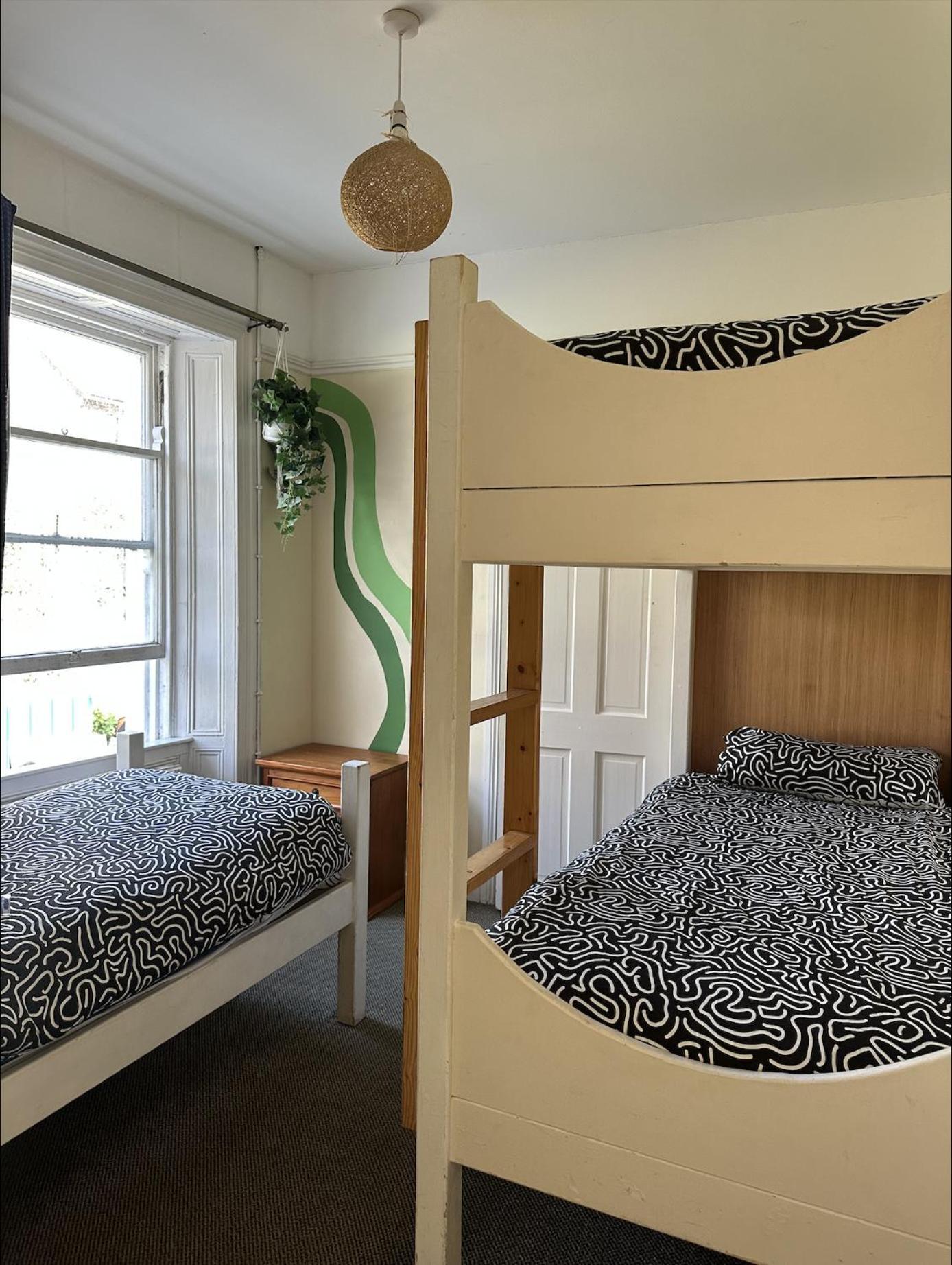 The Grapevine Hostel 丁格尔 外观 照片